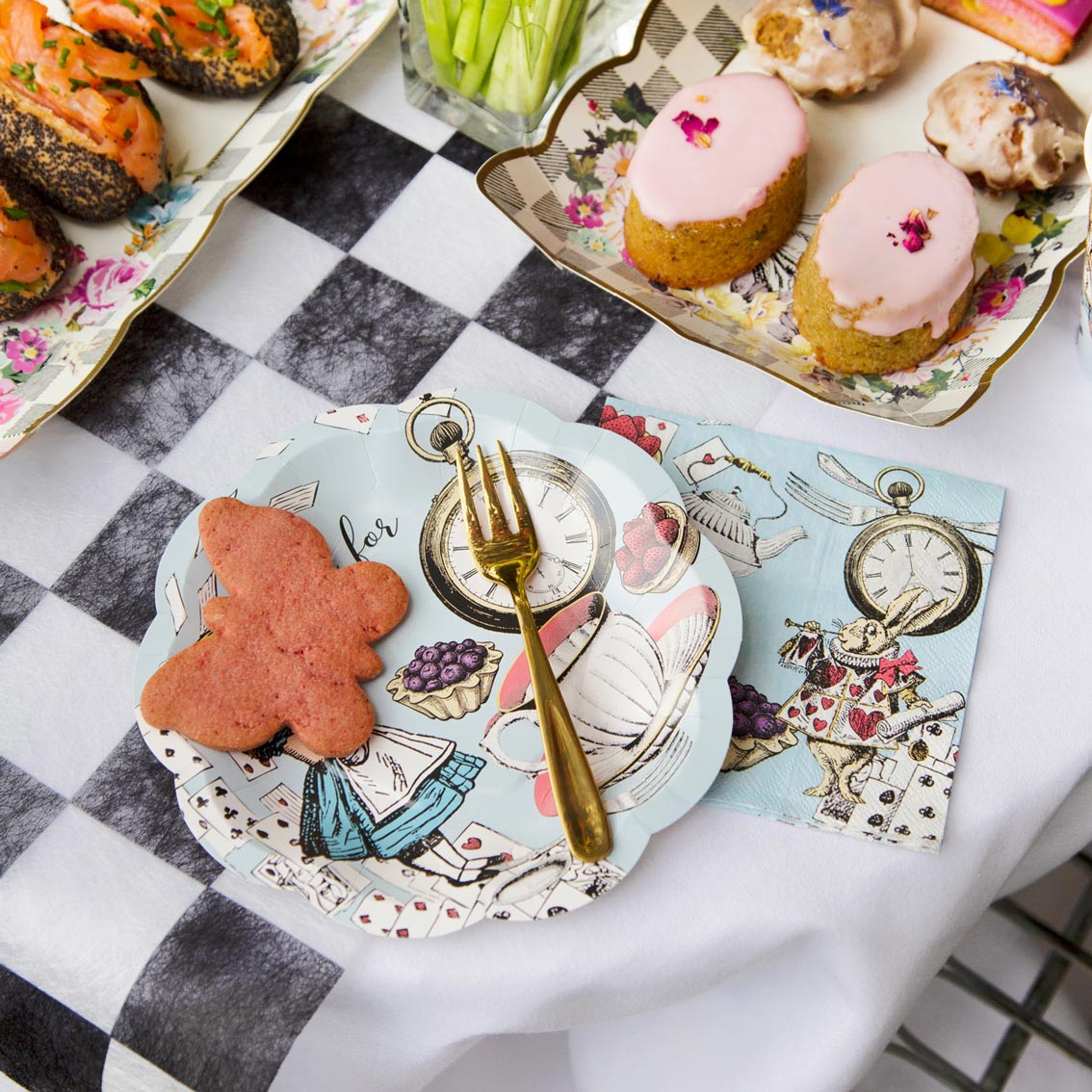 Truly Alice Paper Plates 12616